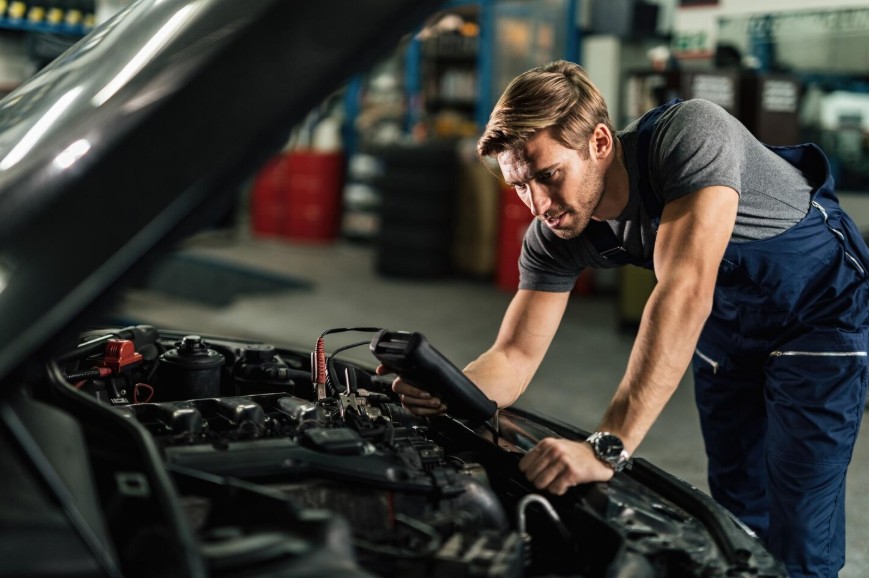 Як проводять діагностику Check Engine