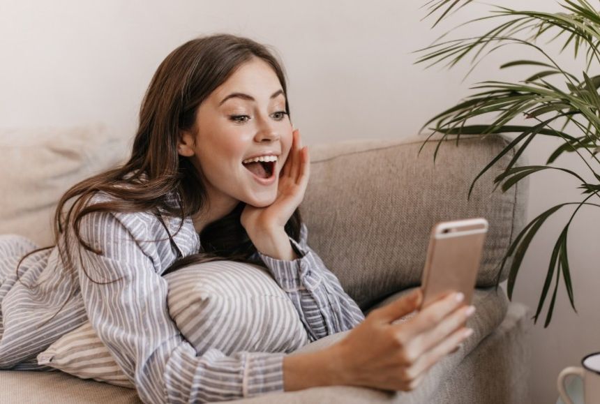 Комплименты девушке с юмором по переписке Комплименты девушке с юмором по переписке